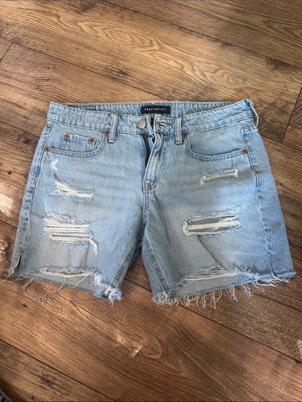 Aeropostale is baggy 6” shorts